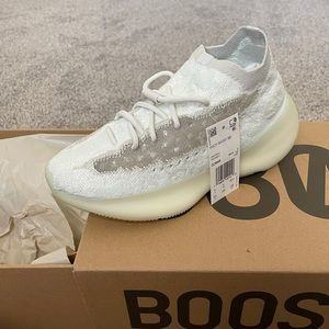 YEEZY boost 380 BRAND NEW ✨✨
